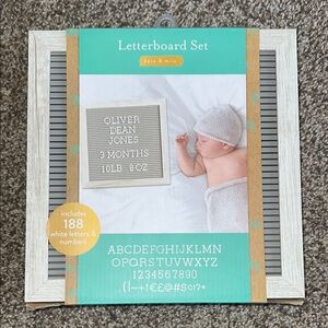 NWT NIB Kate & Milo Letterboard Set with White Letters